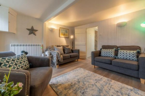 No33 BRACKEN BOUTIQUE COTTAGE